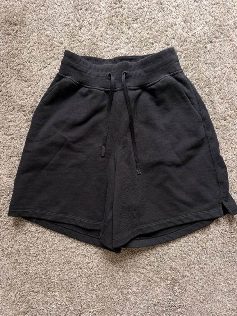 Lululemon Size 2 Scuba High-Rise Short